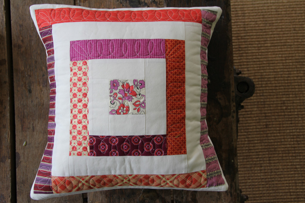 Erin's pillow - Log Cabin Quilting on Creativebug